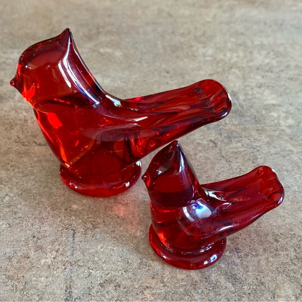 Pair of 1995 Ron Ray Red Glass Cardinals